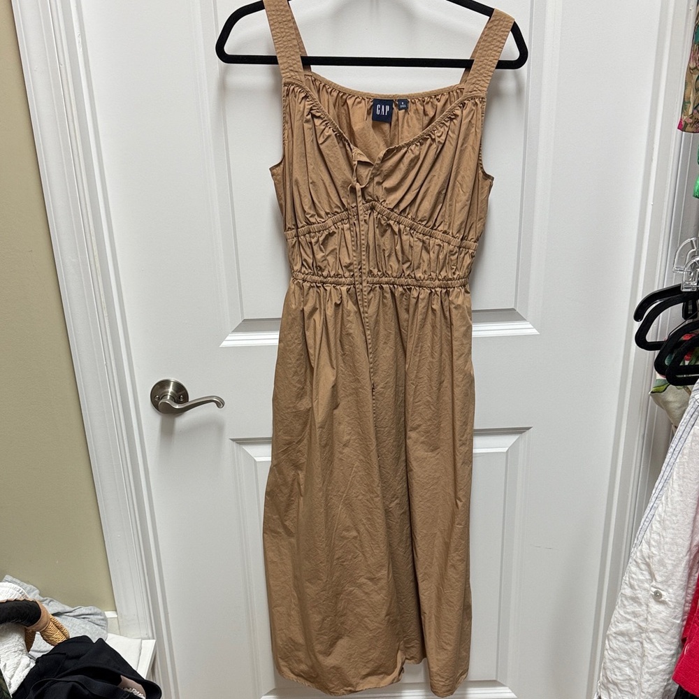 GAP Women's Midi Dress in Tan